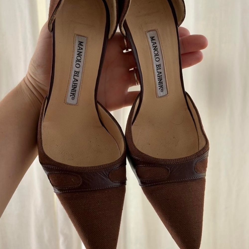 Manolo Blahnik pointy kitten heels